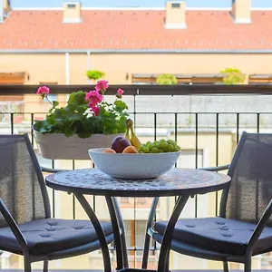 Tuscany Garden-free Parking-balcony-ac- Elevator Apartament