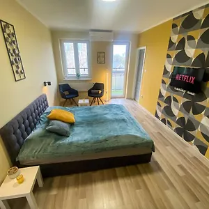 Fresh Smartly Designed Flat & Sunny Balcony Budapest