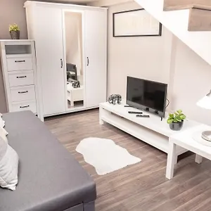Bakats Square Premium With Ac Budapest