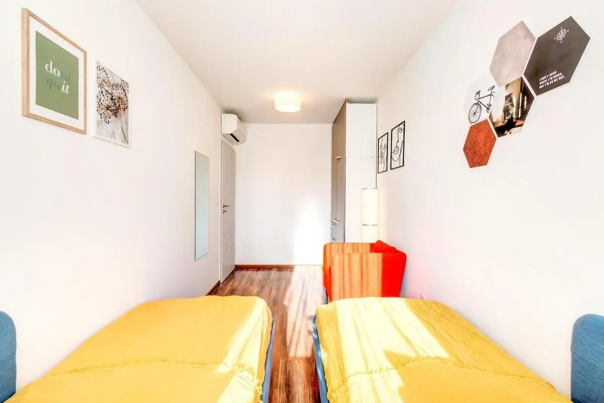 Apartment Central - New - With Sunny Balcony Budapest